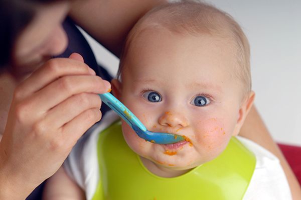 Von der Milch zum Brei / Vojtech Vlk - stock.adobe.com